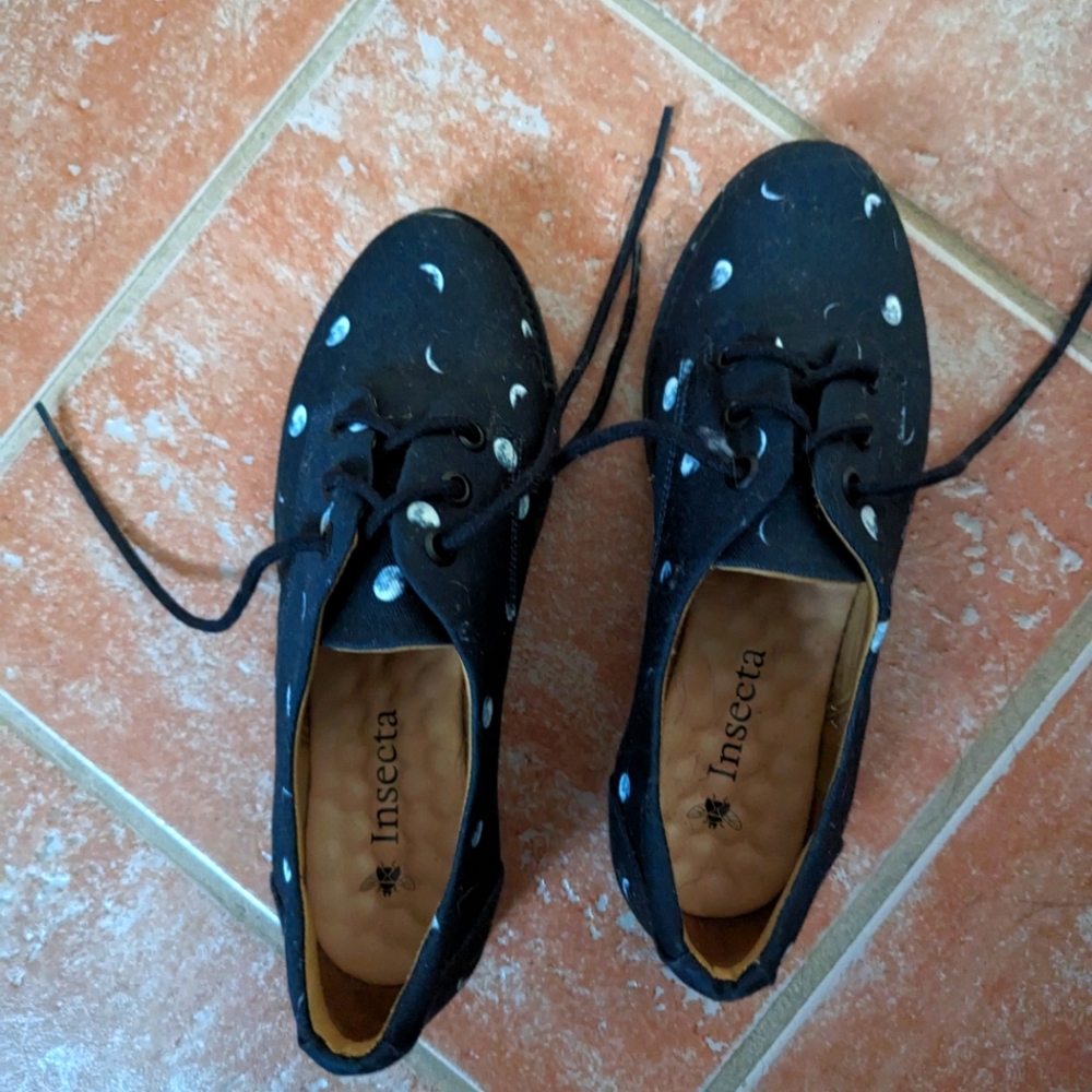 Insecta Moon Shoes Size 5
